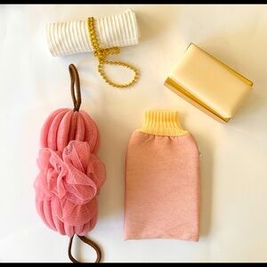 Bundle of 2/body& bath for exfoliating, remove dead skin& loofah